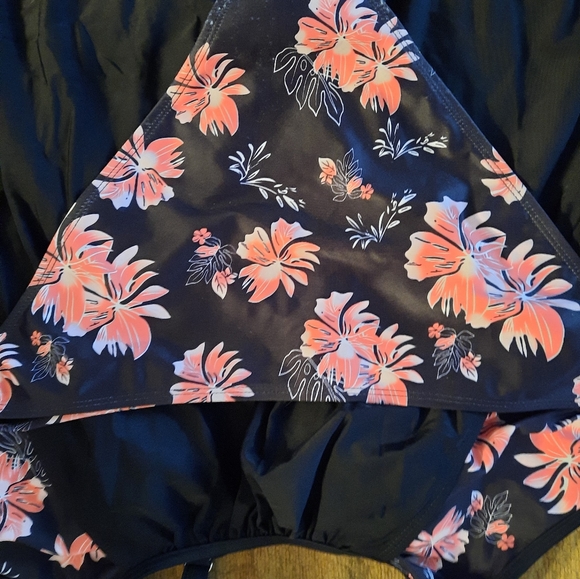 Pink Floral Tankini with Bikini Bottoms - Picture 3 of 9